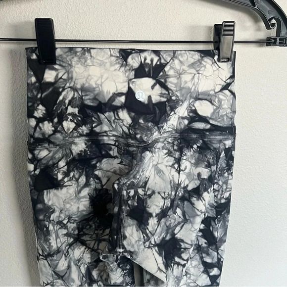Lululemon Wunder Under Crop Hi-Rise Full-On Luxtreme Legging Dual Shibori 21" - Picture 7 of 9